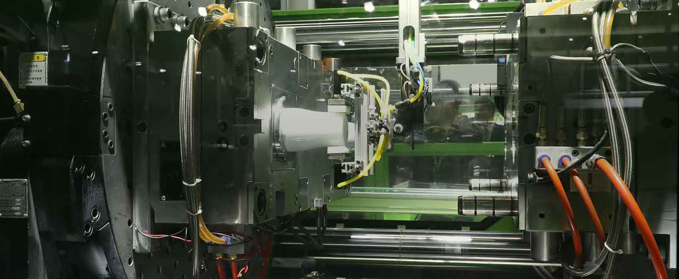 Two-Color Injection Molding Machine`s Features_Double color injection moulding machine manufacturer & supplier in China